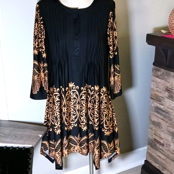 WHITE MARK DRESS - Picture 1 of 3